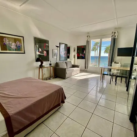 Appartement 207 - La Croisette- 1ere Ligne Face Avec Balcon Cannes