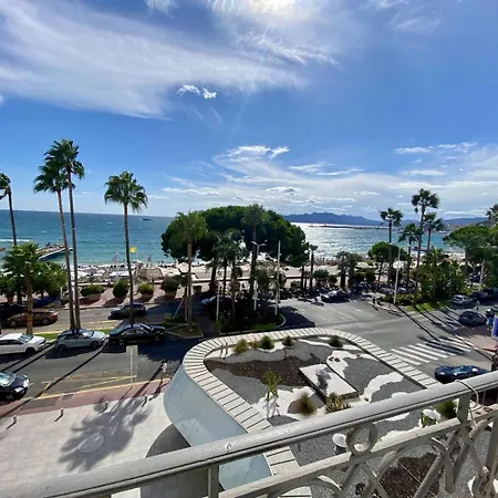207 - La Croisette- 1ere Ligne Face Avec Balcon Appartement